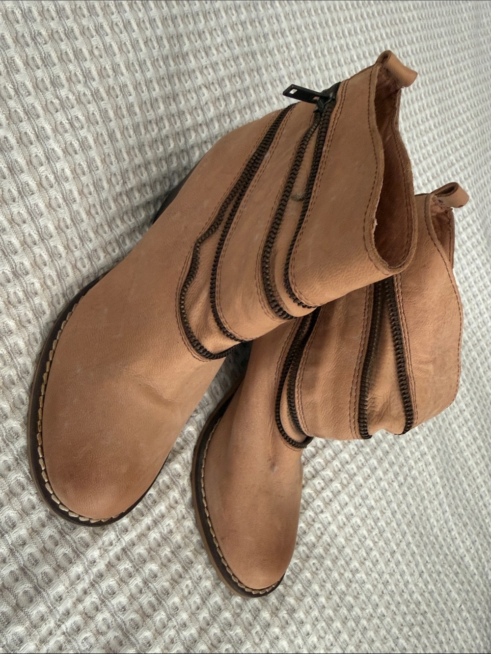 Tan heeled boots by Lavorazione Artigiana in size 37/7